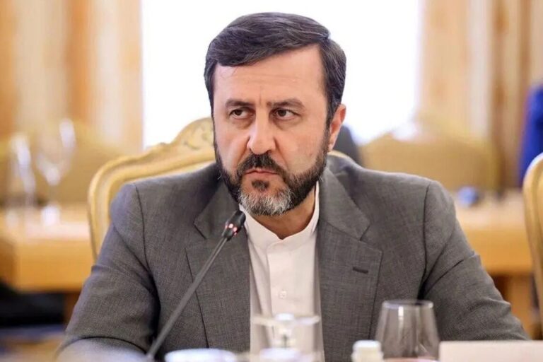 مسؤول إيراني يكشف تفاصيل المباحثات مع سلطنة عُمان حول مضيق هرمز وشروط طهران لفتح الممر البحري