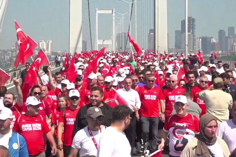 تركيا تحيي بذكرى مرور عشر سنوات محاولة الانقلاب الفاشلة: إرادة الشعب تتصدر المشهد