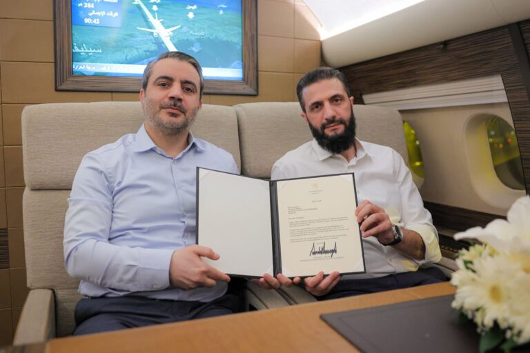 الإدارة الأمريكية تبدأ إجراءات شطب سوريا من قائمة الإرهاب وتأثيرات الاقتصادية المتوقعة
