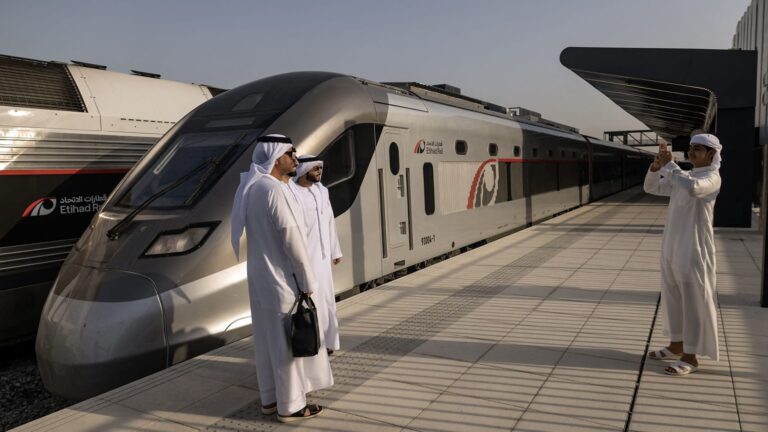 الإمارات تطلق أول شبكة وطنية للسكك الحديدية لربط 11 مدينة