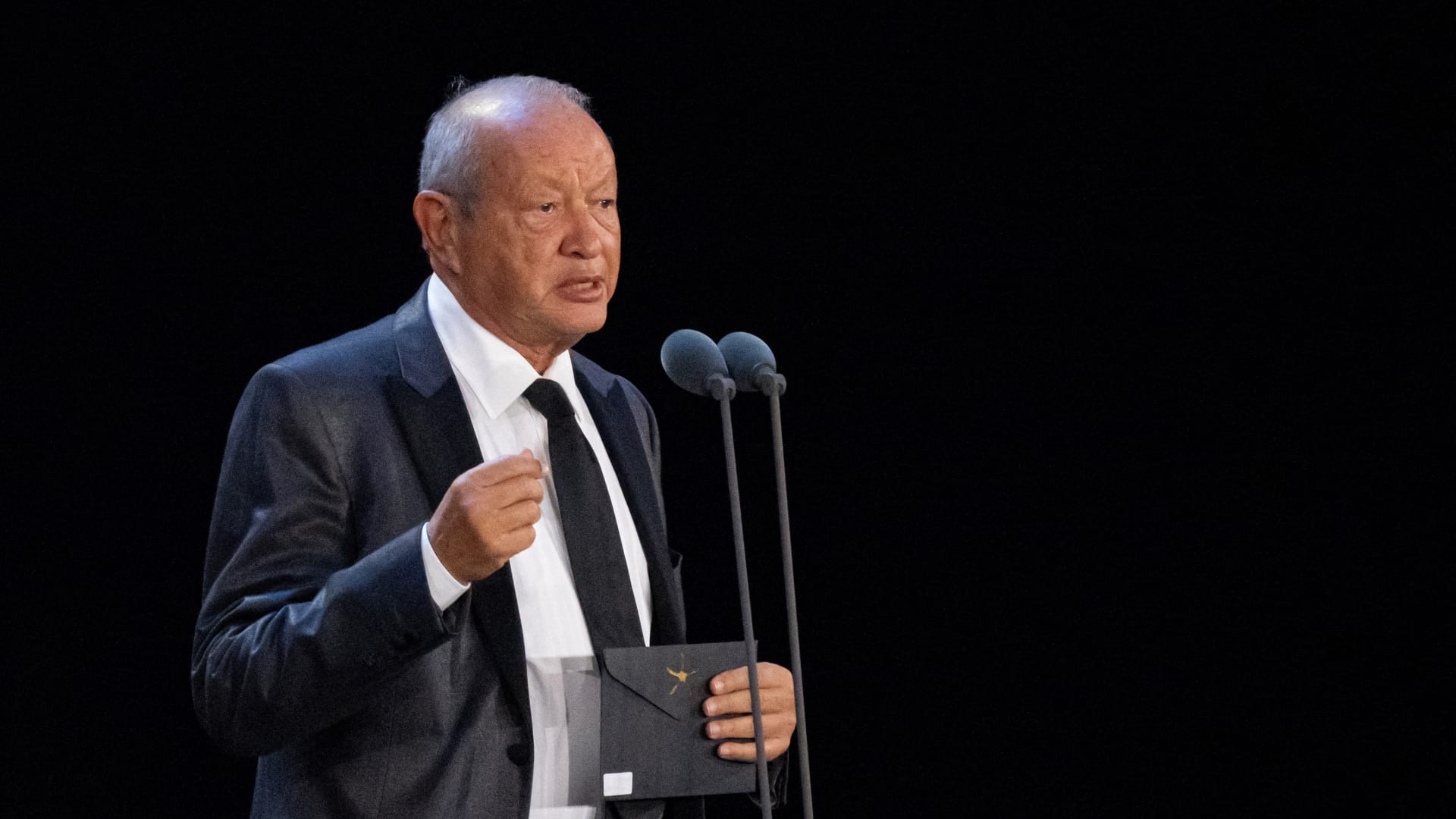 نجيب ساويرس يعلق بسخرية على فوز المغرب بثلاثية في كأس العالم 2026