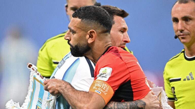 لحظة مميزة بين ميسي ومحمد صلاح خلال مباراة مصر والأرجنتين بكأس العالم 2026