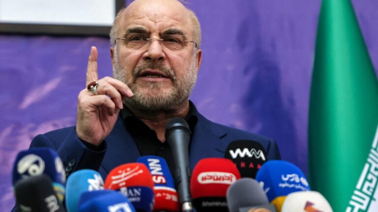 كبير مفاوضي إيران يؤكد على ضرورة استعداد طهران الدائم للقتال