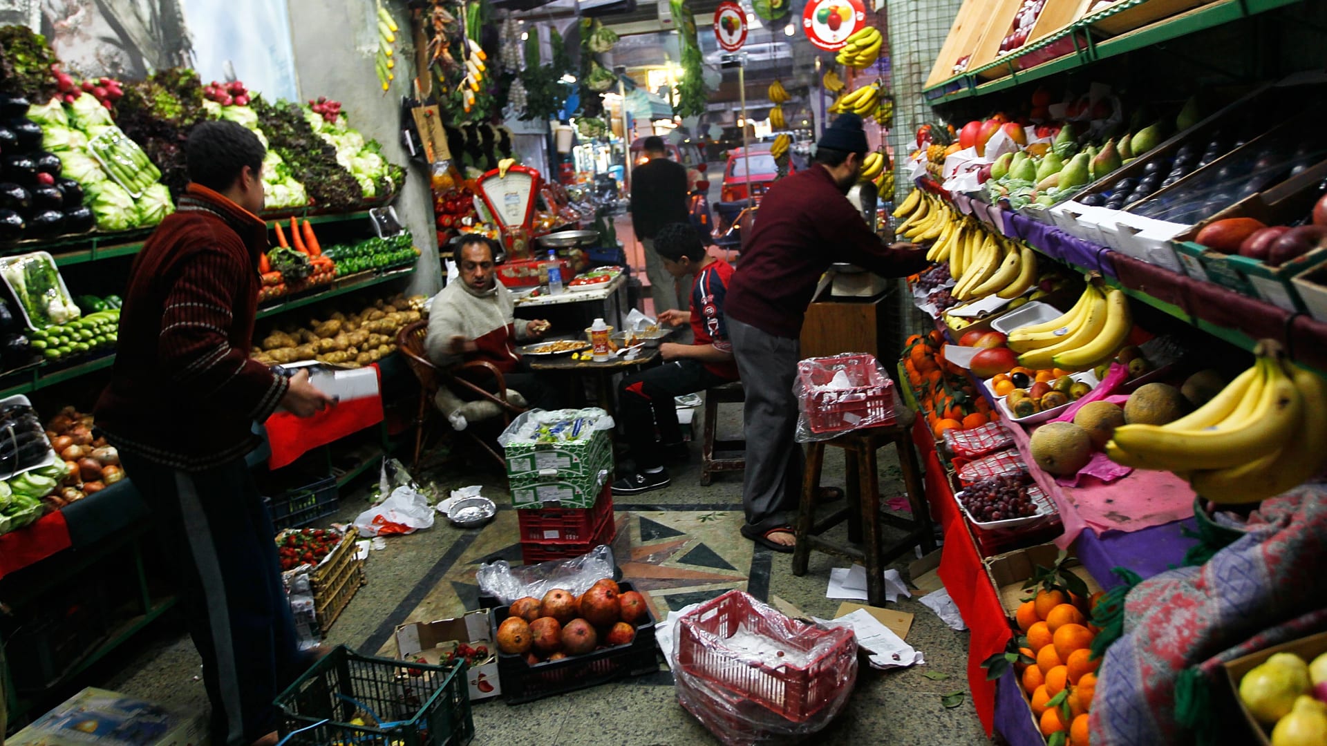 الحكومة المصرية تعتزم عرض خطة لضبط أسعار السلع خلال 10 أيام