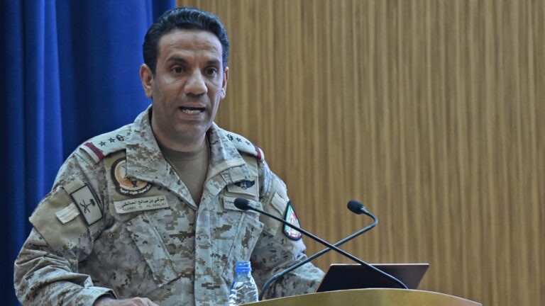 التحالف يرد بحزم على إعلان الحوثيين فرض حظر الملاحة البحرية بالسعودية