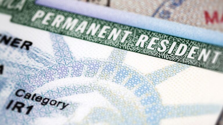 انفراجة كبيرة في طلبات الهجرة العائلية إلى أمريكا مع تقدم ملحوظ في إصدار البطاقات الخضراء