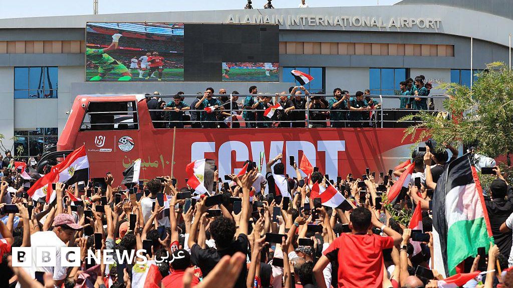 جدل واسع حول احتفالية استقبال منتخب مصر في مدينة العلمين بعد كأس العالم