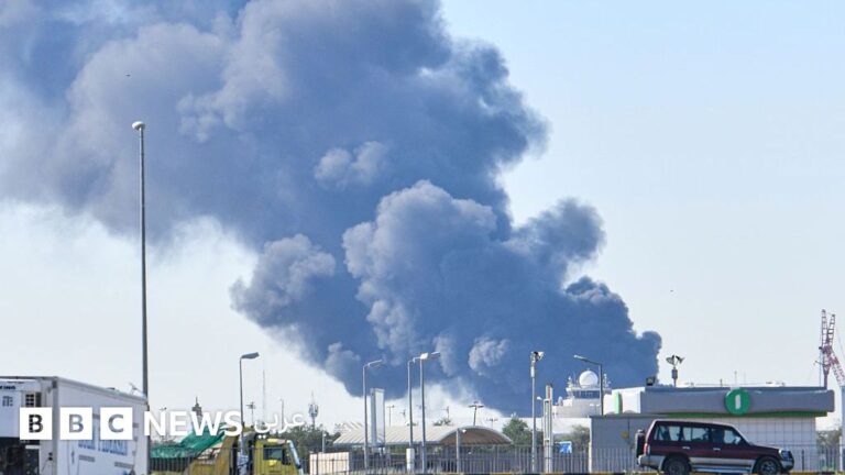 الكويت تتعرض لهجمات إيرانية على مواقع حيوية ورد من الحرس الثوري بتحذيرات لدول تستضيف القوات الأمريكية
