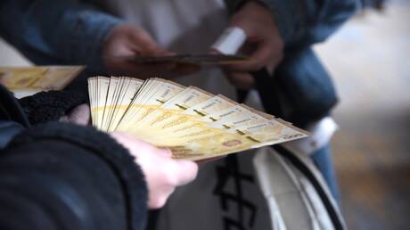 خبير اقتصادي يوضح: انخفاض سعر الصرف في سوريا لا يحد من ارتفاع أسعار السلع