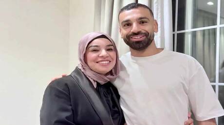 رد فعل شقيقة محمد صلاح أثناء تسجيله ركلة الترجيح يخطف الأنظار في مباراة مصر وأستراليا