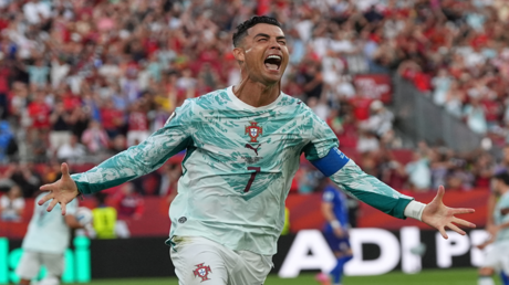 أعظم هاتريك في تاريخ كأس العالم: رونالدو يسجل ثلاثيته الخالدة في شباك إسبانيا