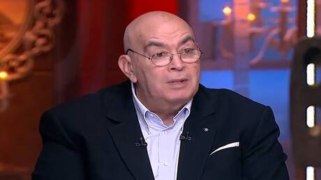 مفكر سياسي مصري يحذر: أمريكا غير قادرة على فتح مضيق هرمز واحتلال جزيرة خرج قد يجرها إلى فيتنام جديدة