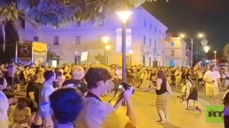 آلاف الإسبان في مايوركا يحتجون ضد السياحة الجماعية ويطالبون بتقنين أعداد الزوار