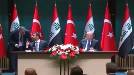 رئيس الوزراء العراقي يوجه انتقاداً علنياً لوزير النقل خلال مؤتمر صحفي مع أردوغان