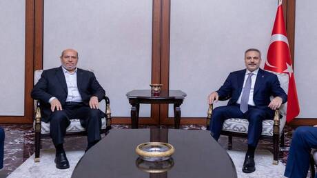 وزير الخارجية التركي يلتقي خليل الحية في أنقرة ويؤكد متابعة جرائم تل أبيب على جدول الأعمال الدولي