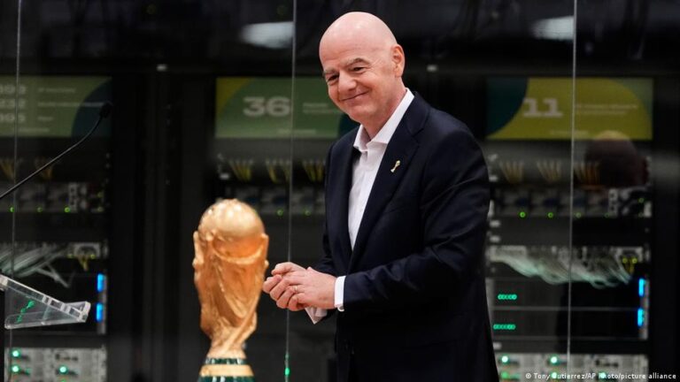إنفانتينو يقترح توسيع كأس العالم إلى 64 منتخبًا في 2030 ويثير جدلاً كبيراً