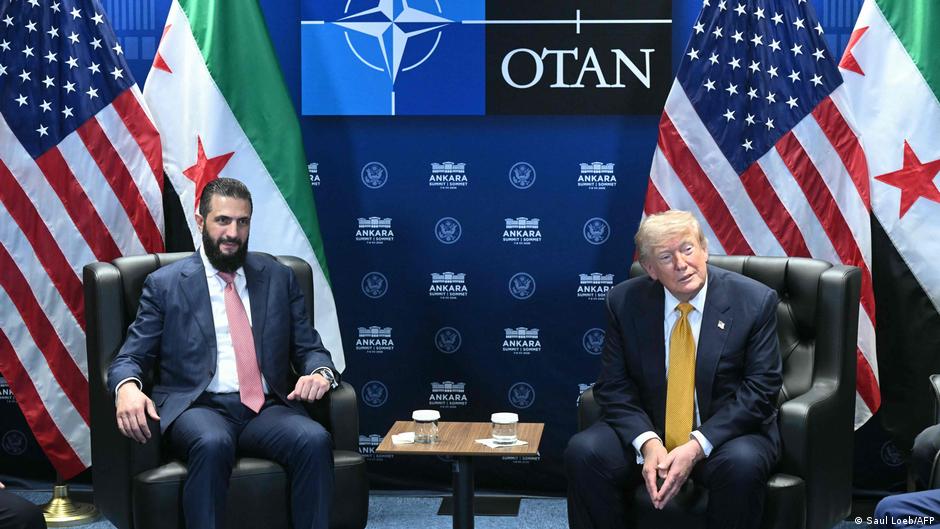 ترامب يعلن بدء رفع سوريا من قائمة الدول الراعية للإرهاب في خطوة تاريخية