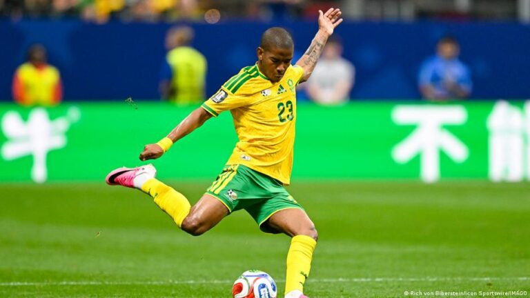 وفاة لاعب كرة القدم الجنوب أفريقي جايدن آدامز بعد مشاركته في كأس العالم