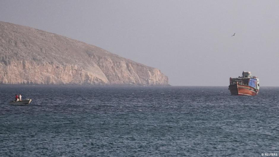 مبادرة عُمانية بدعم إقليمي لإدارة مضيق هرمز وتجنب التصعيد العسكري