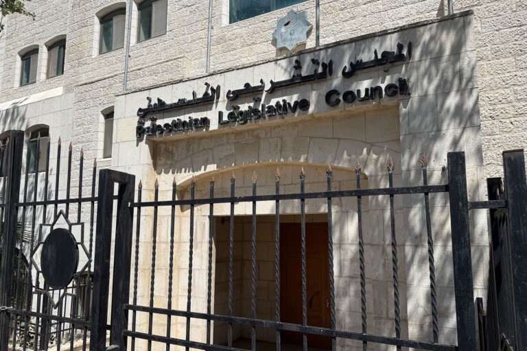 الانتخابات التشريعية الفلسطينية تحديات وانتقادات في ظل الاحتلال والانقسام
