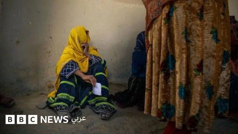 نقص الطبيبات في أفغانستان يُجبر النساء على الولادة في المنازل وسط مخاطر كبيرة