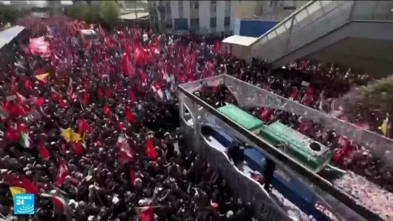 في اليوم الثالث من تشييعه.. حشود ضخمة ترافق نعش علي خامنئي في شوارع طهران وسط رسائل ثأرية