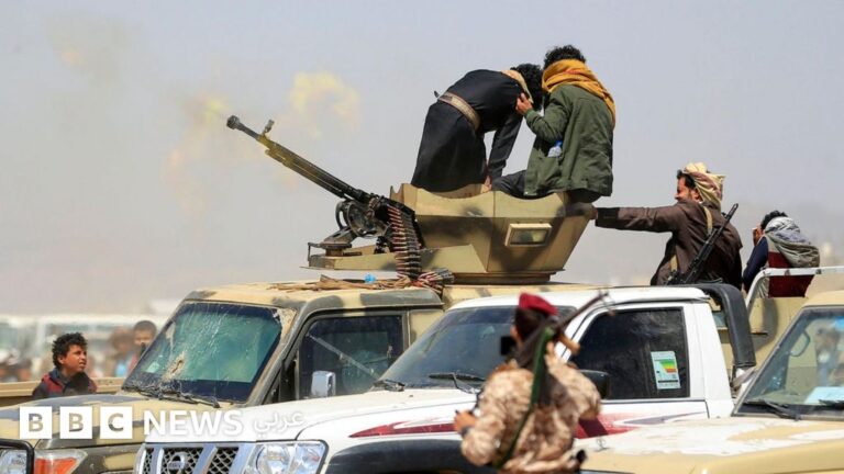 مقتل 14 جندياً يمنياً وإصابة العشرات بهجوم الحوثيين في الحديدة