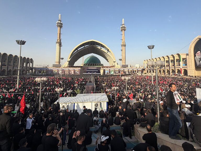 تشييع شعبي ورسمي حاشد لخامنئي في طهران مع حضور دولي وسلسلة مراسم دولية