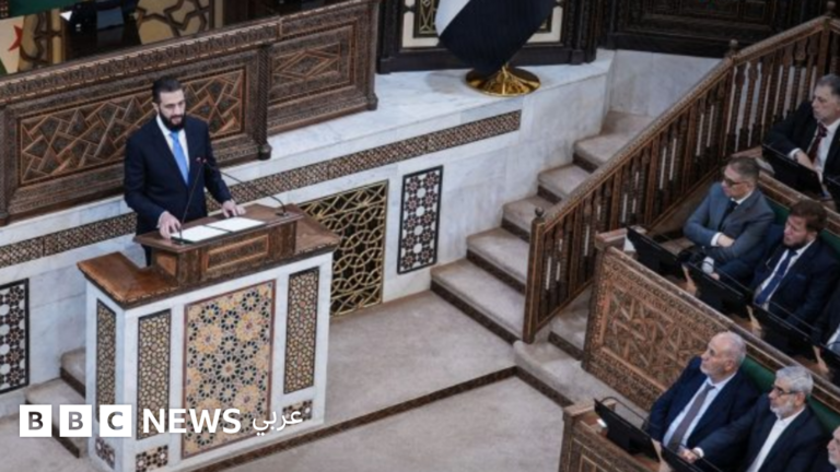 مجلس الشعب السوري يعقد أولى جلساته الانتقالية ويشدد على ثقافة الحوار وسيادة القانون