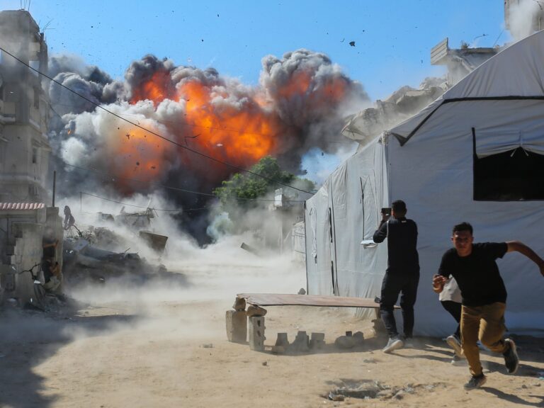 غزة خارج دائرة الهدوء: استمرار القصف والتوسع الإسرائيلي رغم وقف إطلاق النار