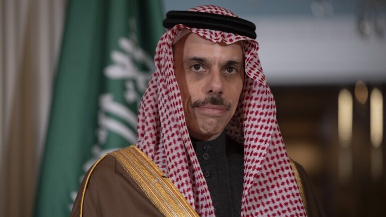 السعودية وباكستان تدعوان إلى خفض التصعيد وضمان أمن الملاحة البحرية