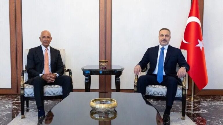 وزير الخارجية التركي فيدان يستقبل السفير الأمريكي ومبعوثها الخاص إلى سوريا والعراق توماس باراك