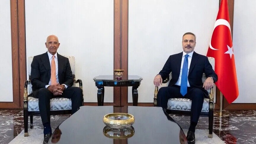 وزير الخارجية التركي فيدان يستقبل السفير الأمريكي ومبعوثها الخاص إلى سوريا والعراق توماس باراك