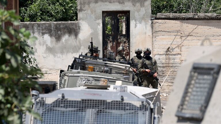الضفة الغربية: اعتقال 75 فلسطينياً وإصابة 8 خلال اقتحامات إسرائيلية واسعة