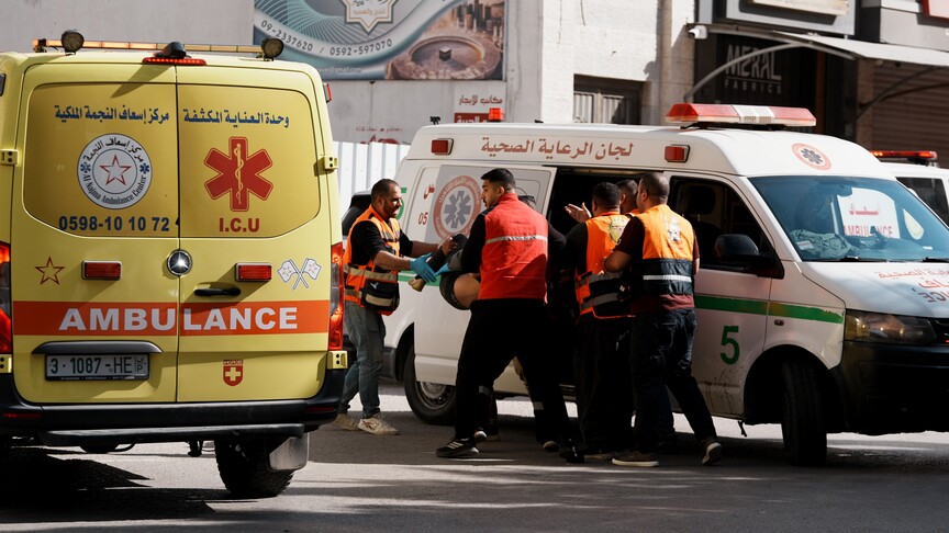 مستوطنون يهاجمون فلسطينياً ويطعنونه شرقي الضفة الغربية