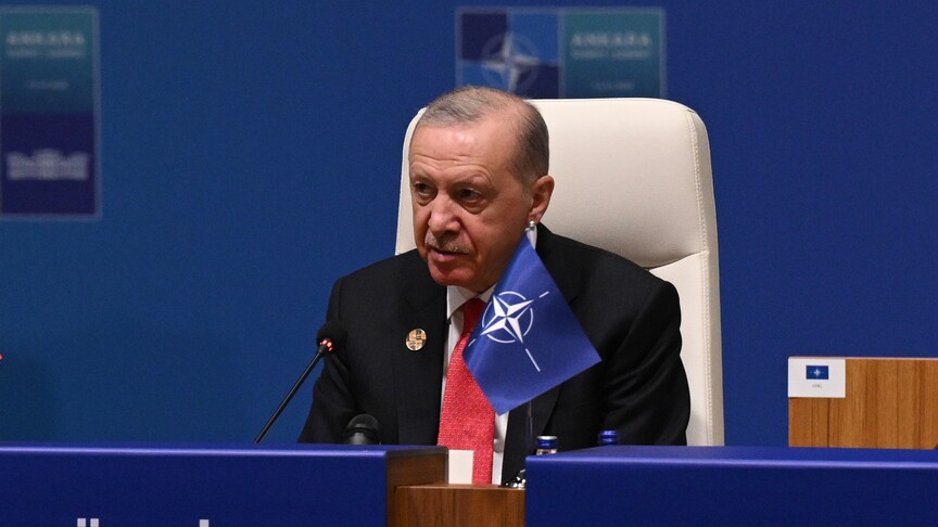 أردوغان يؤكد دور تركيا الاستراتيجي في الناتو خلال قمة أنقرة ويوجه الدعوة لتعزيز التعاون الدفاعي