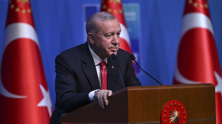 أردوغان يحيي ذكرى إبادة سربرنيتسا ويؤكد: لن ننساها أبداً