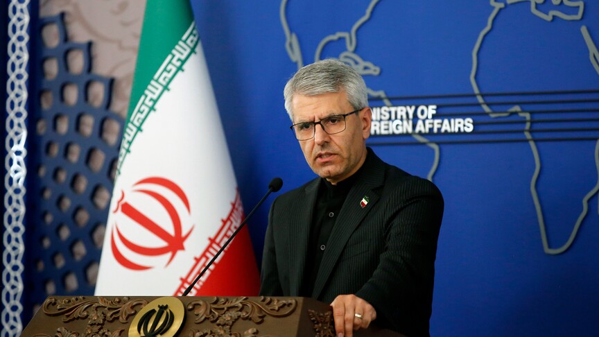 طهران تؤكد رفضها لأي تحديد أمريكي لمواعيد الحرب والسلام وتدعو للدبلوماسية والدفاع