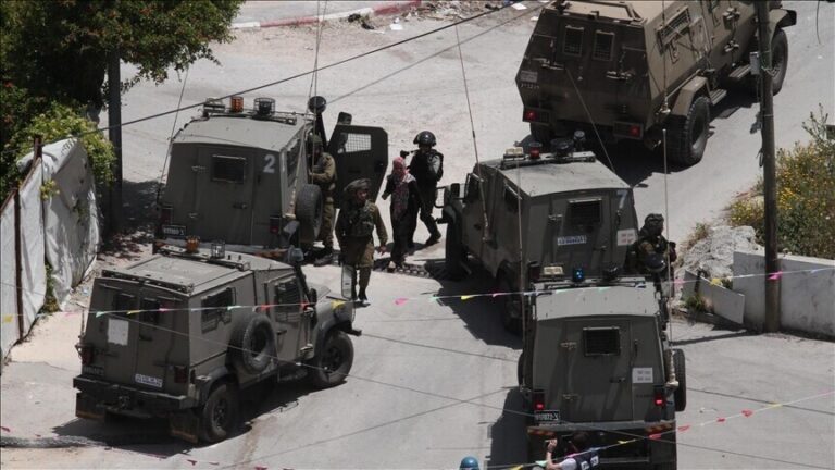 إسرائيل تصعّد هجماتها على جنوب لبنان غداة محادثات روما