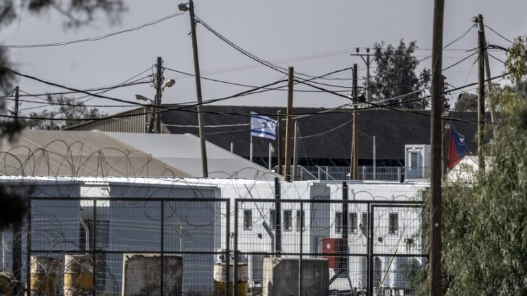 الجيش الإسرائيلي يقرّ بتعذيب أسير فلسطيني في غزة بصورة صادمة
