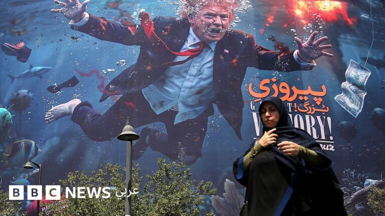 إيران تؤكد مواجهة العقوبات الأمريكية وتواصل القيود على الملاحة في مضيق هرمز