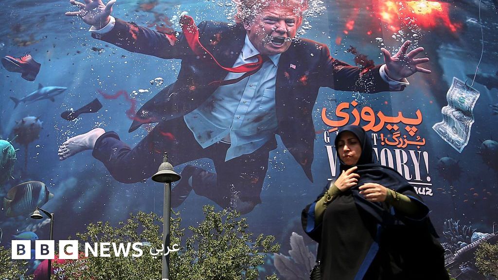 إيران تؤكد مواجهة العقوبات الأمريكية وتواصل القيود على الملاحة في مضيق هرمز