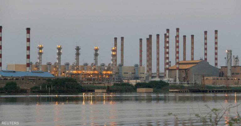 خبير عراقي يكشف استغلال إيران للعراق واستمرار نفوذها السياسي والاقتصادي