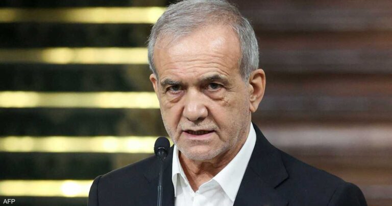 الرئيس الإيراني يقر بصعوبة التواصل مع المرشد مجتبى خامنئي وسط تكهنات حول حالته الصحية