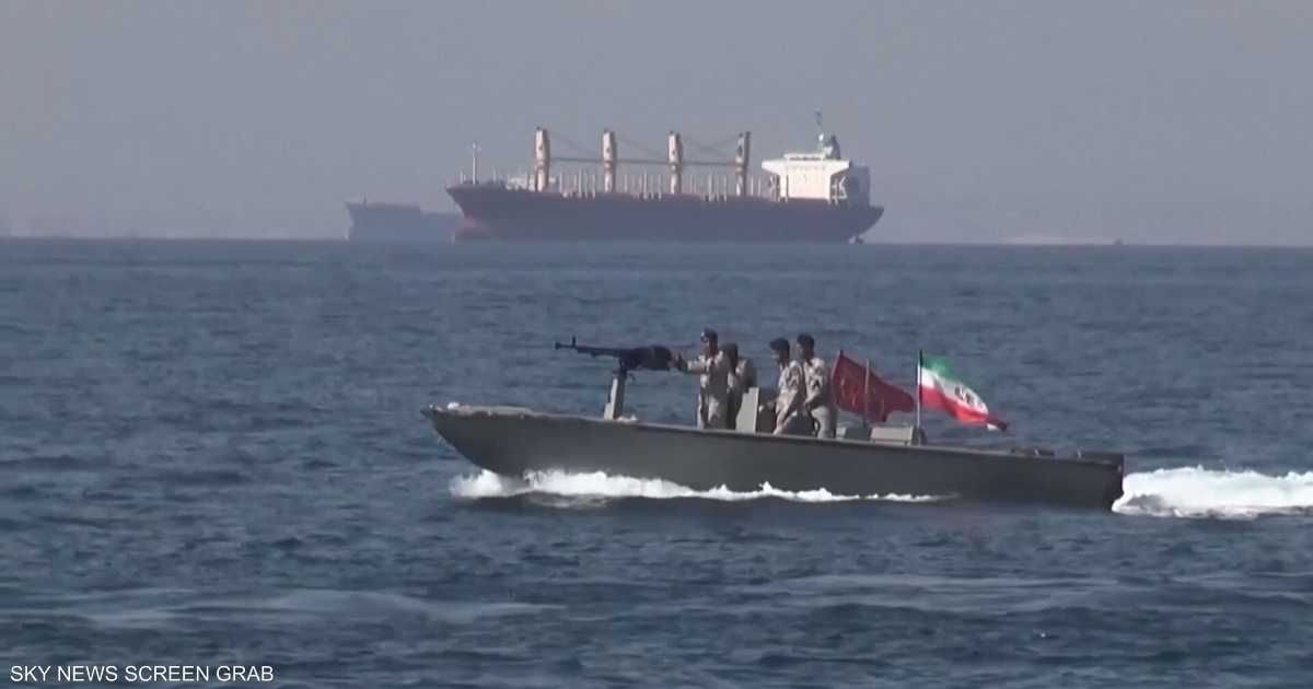 إيران تكشف تفاصيل التفاوض مع أميركا وتقترب من اتفاق مع عمان لإدارة مضيق هرمز