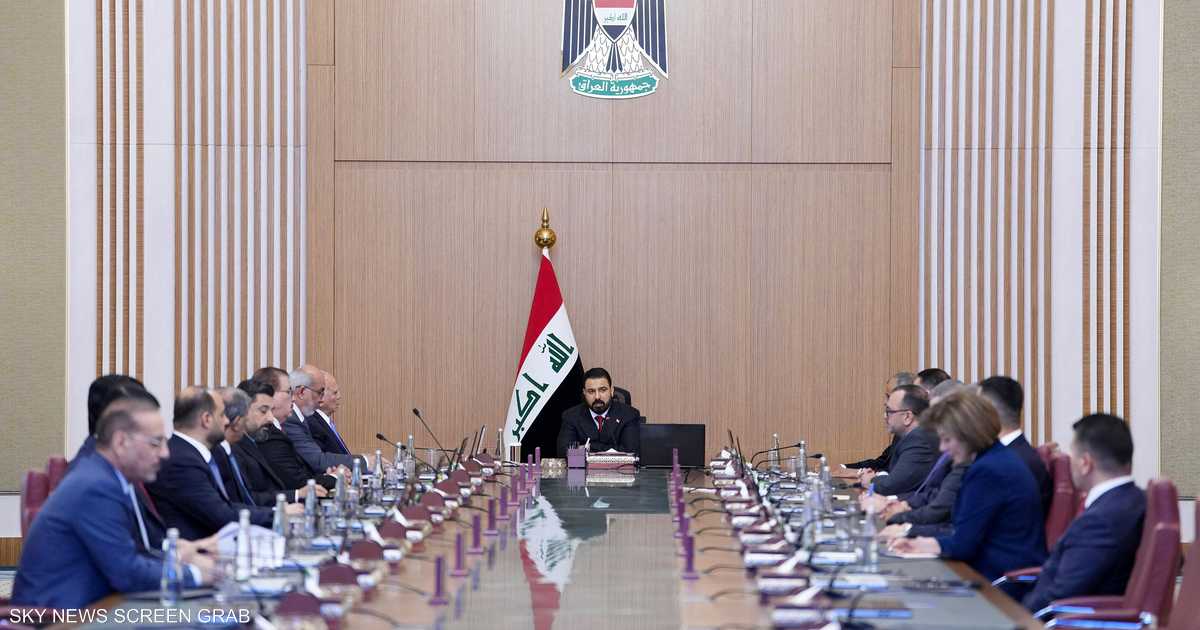 مستشار رئيس الوزراء العراقي: الحكومة ماضية في حصر السلاح بيد الدولة ومواجهة الانفلات