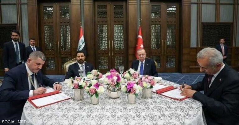 وزير النقل العراقي يوضح ملابسات فيديو توقيع مذكرة التفاهم مع تركيا وينفي رفضه التوقيع