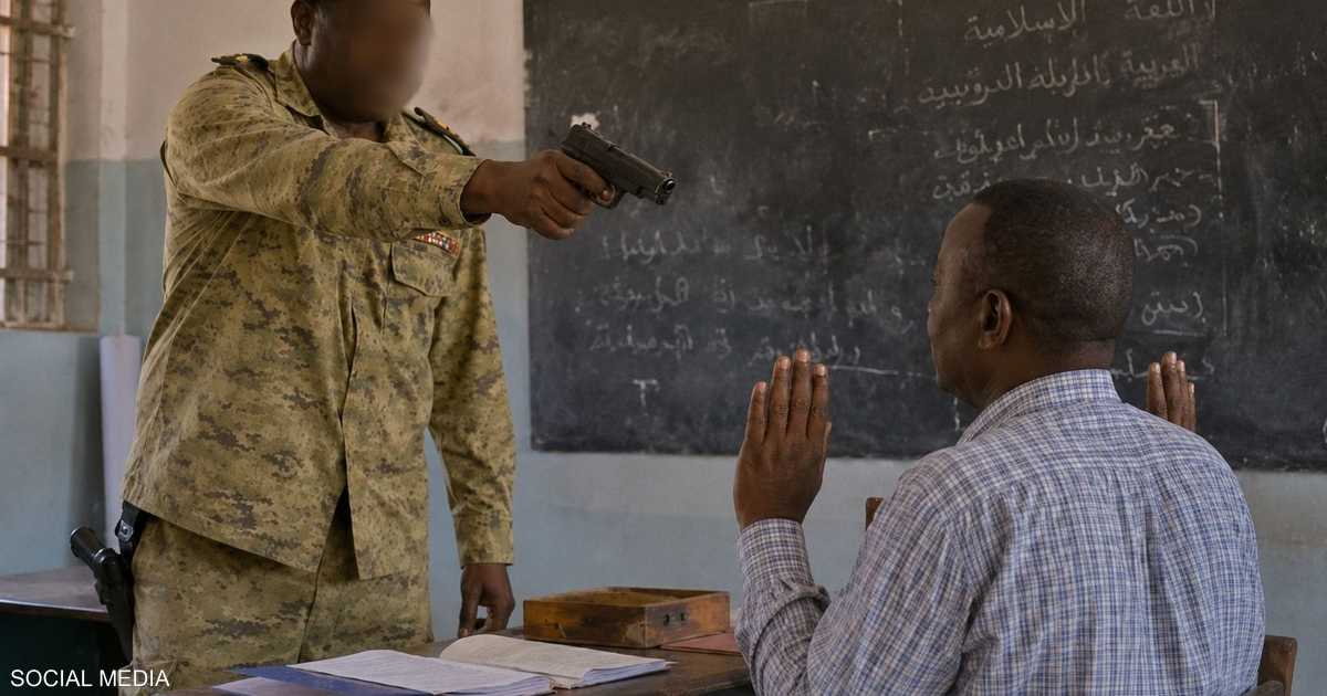 لواء متقاعد يشهر سلاحه ويعتدي على معلم داخل مدرسة بأم درمان
