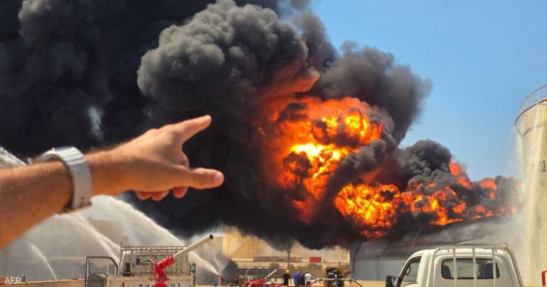 شركة الكهرباء الليبية تحذر من انقطاع واسع بعد استهداف محطة الزاوية