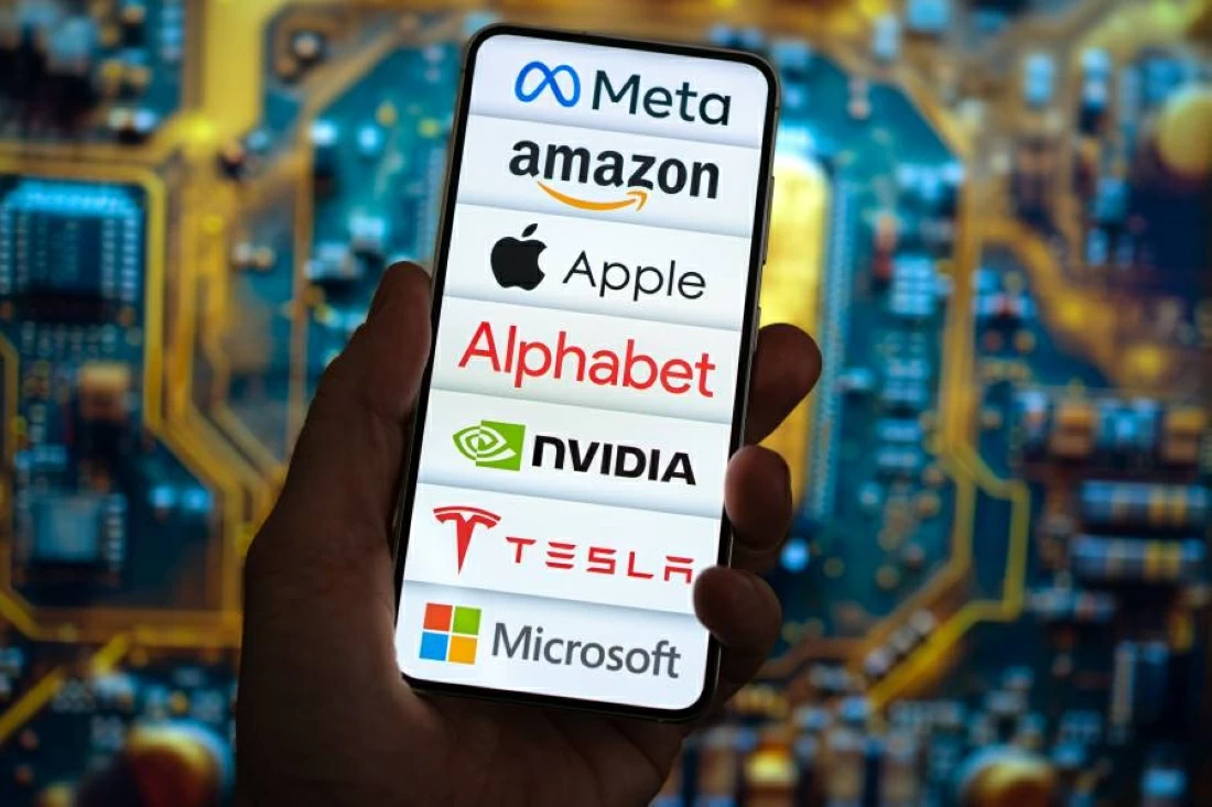 هل انتهى عهد “العظماء السبعة”؟ إعادة تقييم شركات التكنولوجيا الكبرى في ظل تردد المستثمرين